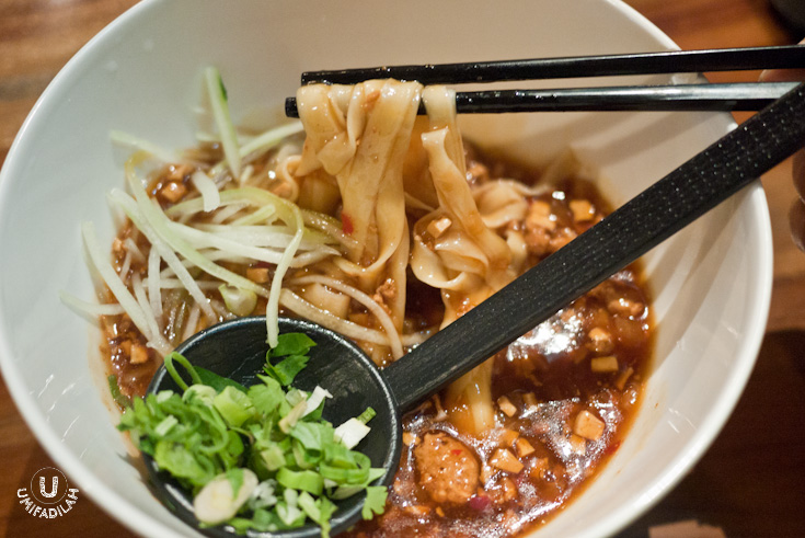 I ordered Shanxi Flying Noodle type, but honestly I doubted if they got my order right, because this looks more like Wide Noodle instead. Err.. well I guess I have to pay a visit again to make sure.