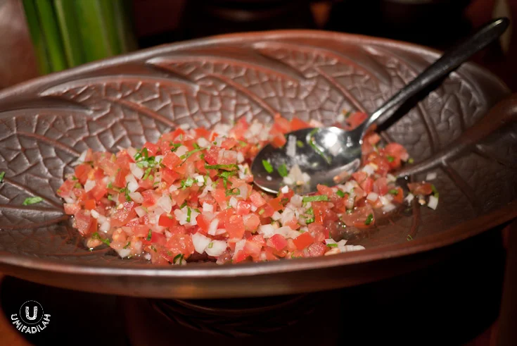 Pico
de gallo , also known as salsa fresca (fresh salsa)/salsa Mexicana