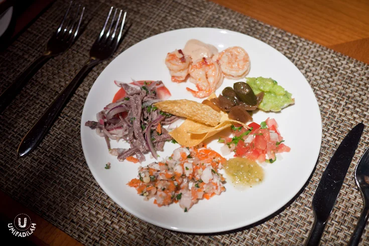 A mixed
platter of Mexican Salad.