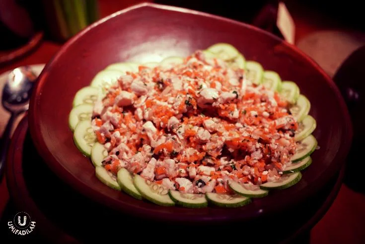 Ceviche
Vallarta – snapper, oregano, cilantro and carrots, all finely chopped and mix
and drizzled with lime.