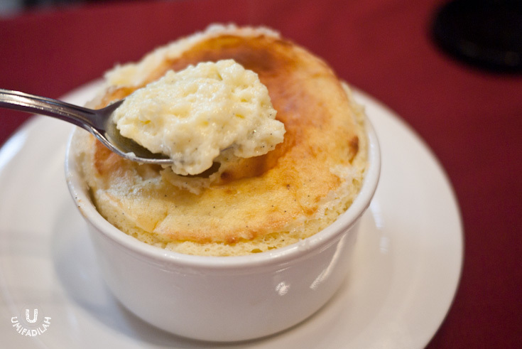 Vanilla Souffle. Whoa, just can't resist a good-looking souffle, can't you? I love the chocolate version better because this one's too 'eggy'.