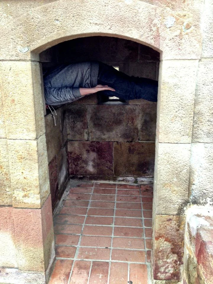 Ouch, that gotta hurt, man! (at Castell de Montjuic , Barcelona Spain)