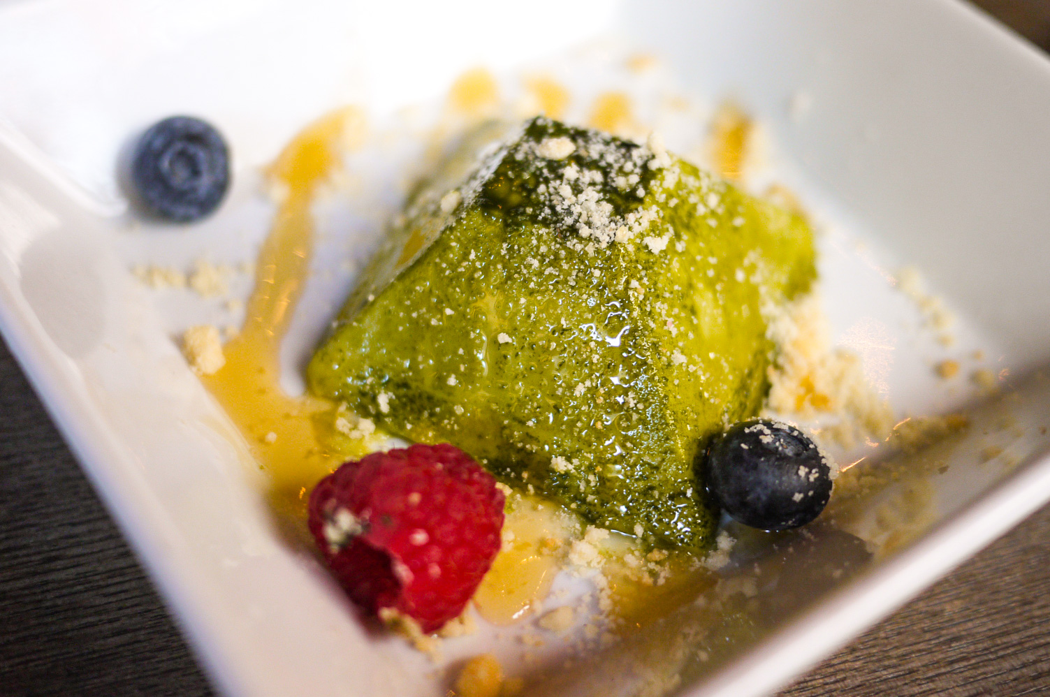 Green Tea Mousse, same thing as before but this one's a bit sweeter. The dessert selection is more towards a disappointment but I guess that's not what people are coming here for. They come here for a good meal, amazing drink options and just have fun hanging out with friends.