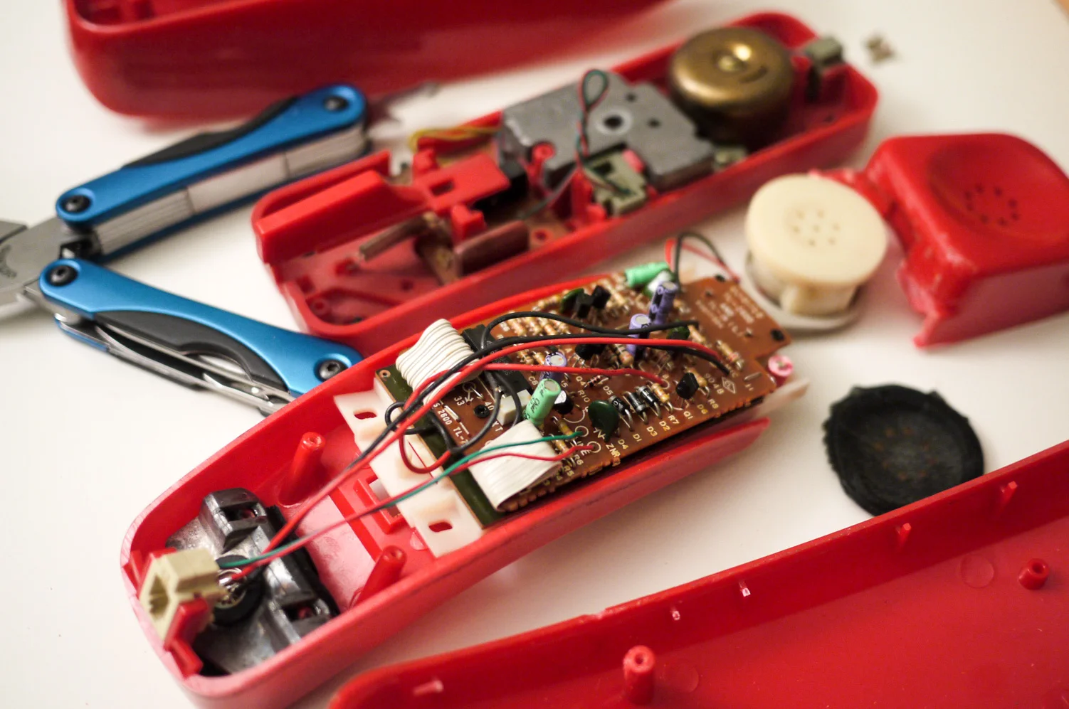 7x7 Day 5: Physical Exploration of An Old Telephone