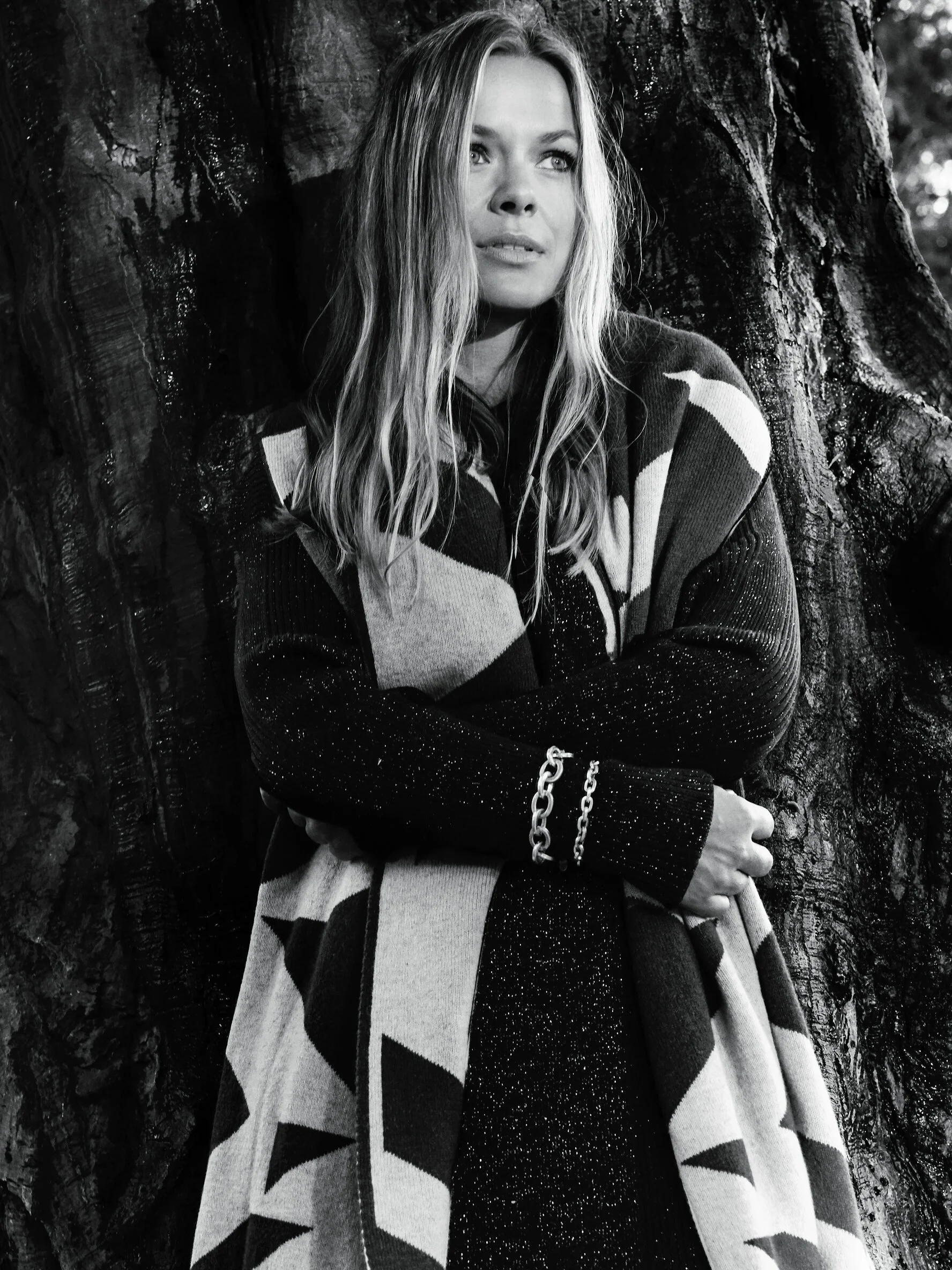 rsz_2021_09_14_genevievesweeney_aw21_shot17_037_b&w.jpg