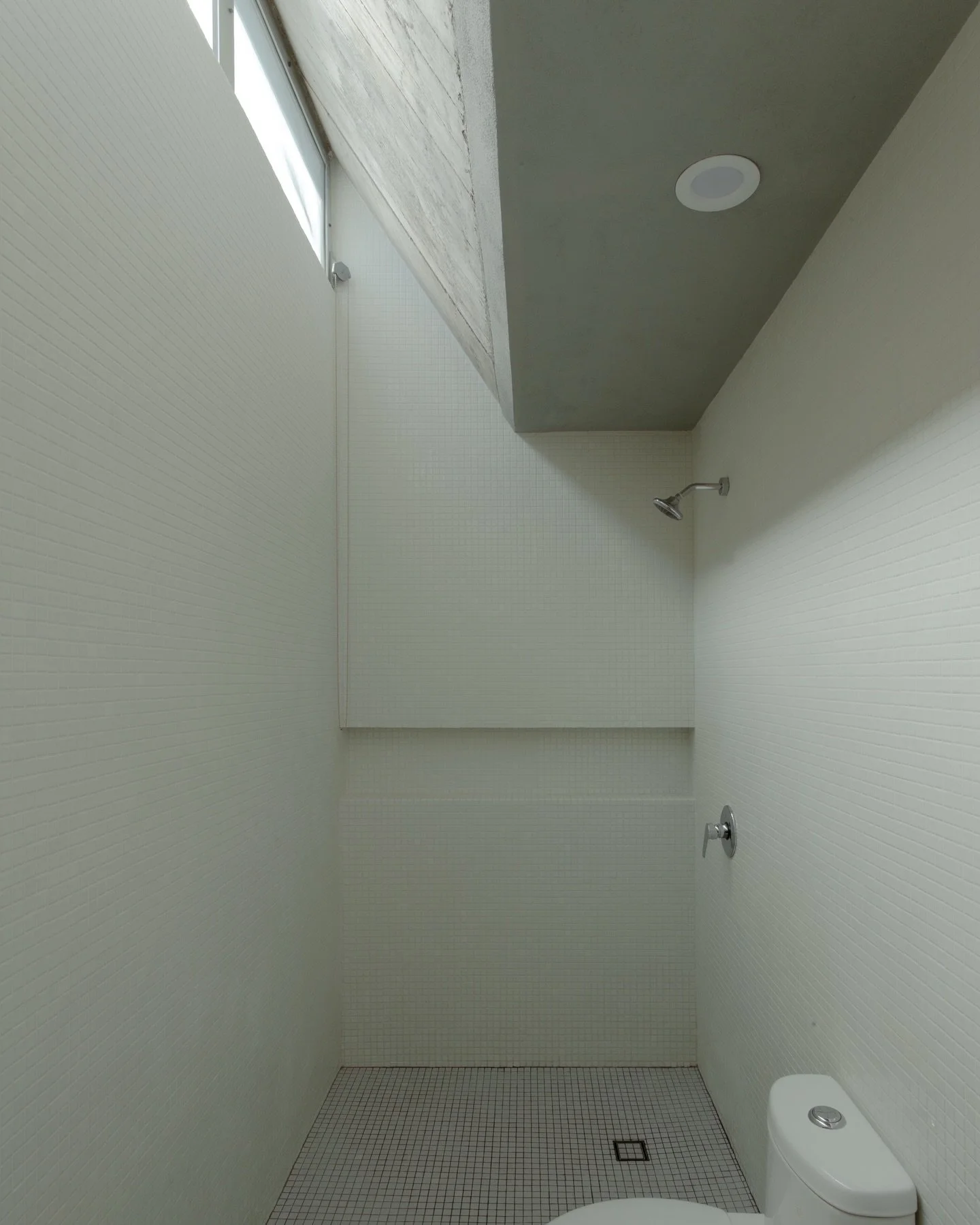 BLANCO

 [ RESIDENTIAL | ARCHITECTURE ]
.
&bull; MJ &bull;
.
📸 @galar.galeriaarquitectura
.
.
.
.
.
.
.
.
.
#architecture #architecturelovers #architecturephotography #archilovers #tactica