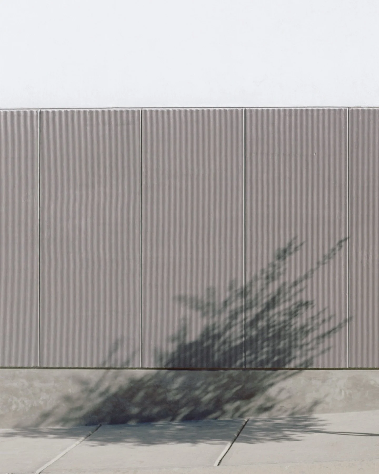 The facade
.
.
.
[ RESIDENTIAL | ARCHITECTURE ]
.
&bull; STRASSER &bull;
.
📸 @galar.galeriaarquitectura
.