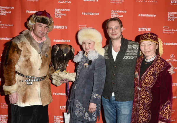 Otto+Bell+Eagle+Huntress+Premiere+2016+Sundance+RXjAjKHHdvdl.jpg