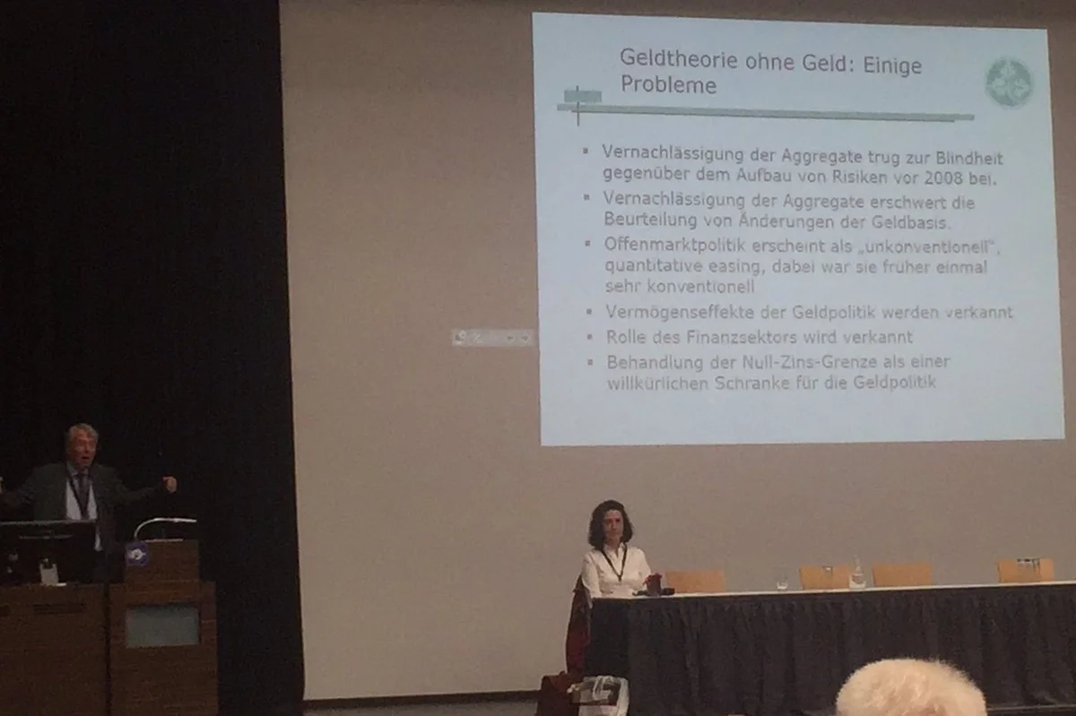 Michael Hellwig zu den Problemen einer Geldtheorie ohne Geld