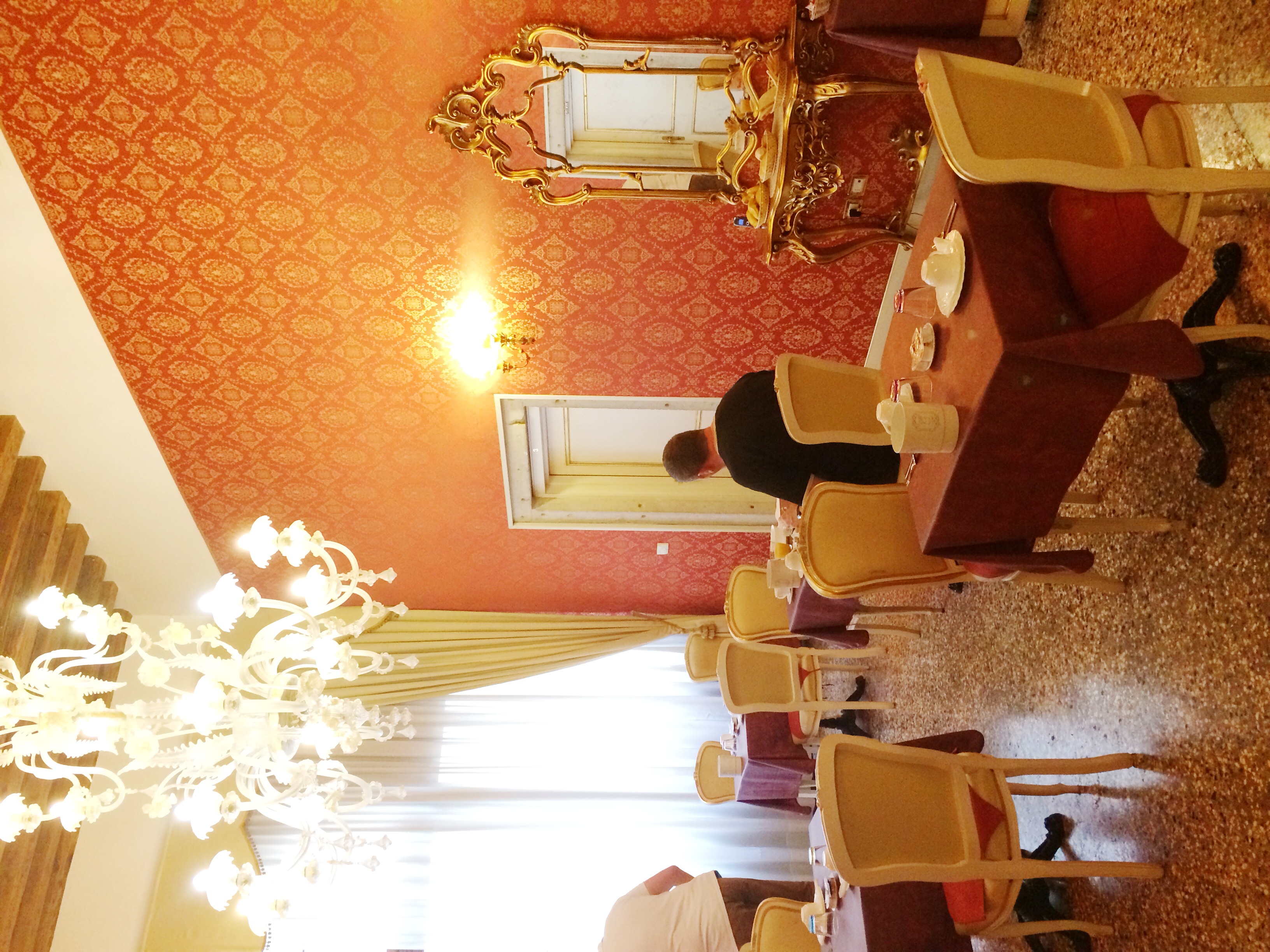 breakfast room (the biggest space in the building)