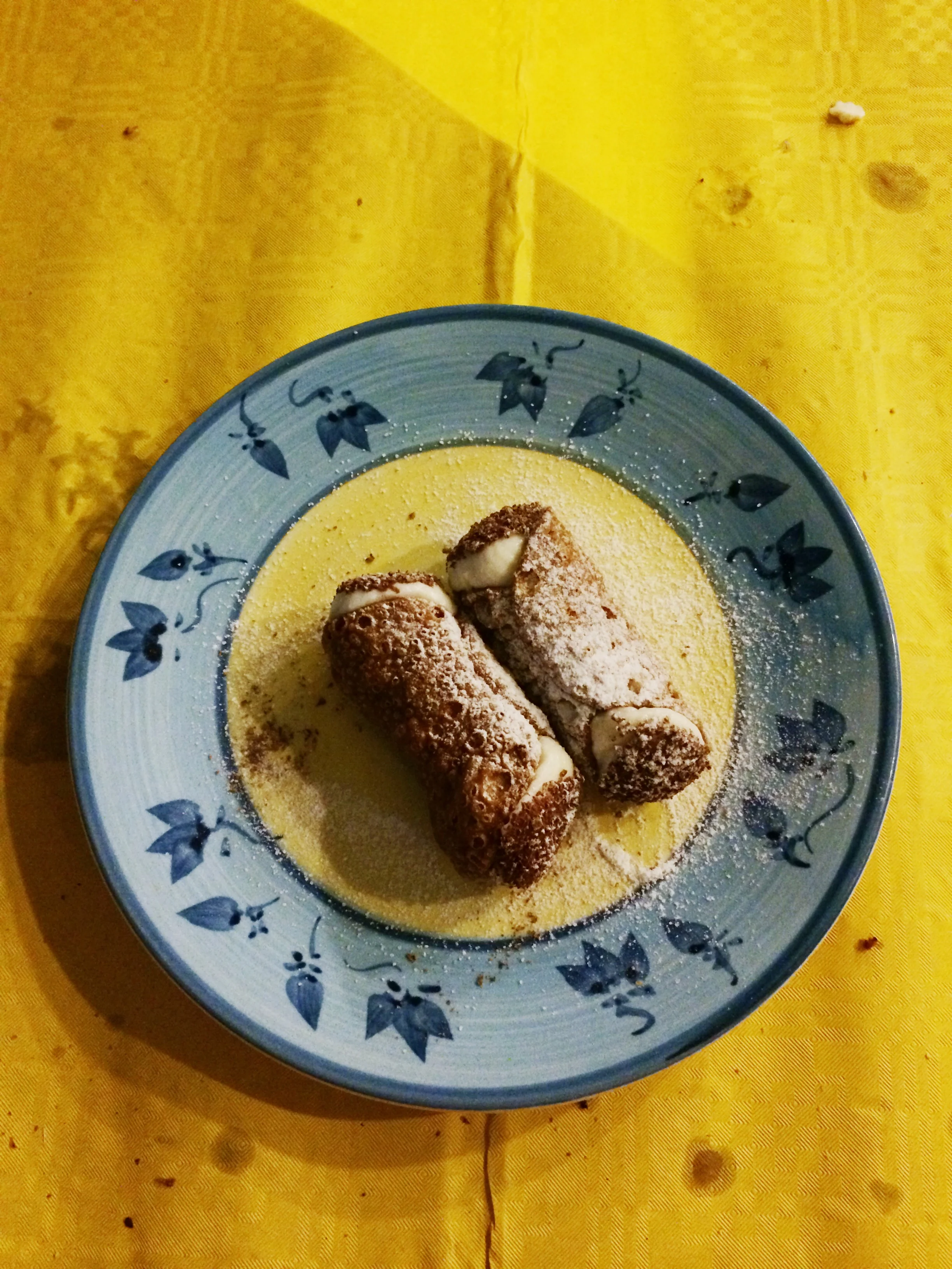 homemade cannoli