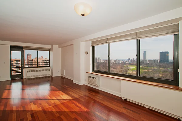 Central_Park_West_382_20-C_Living_Room2_.jpg