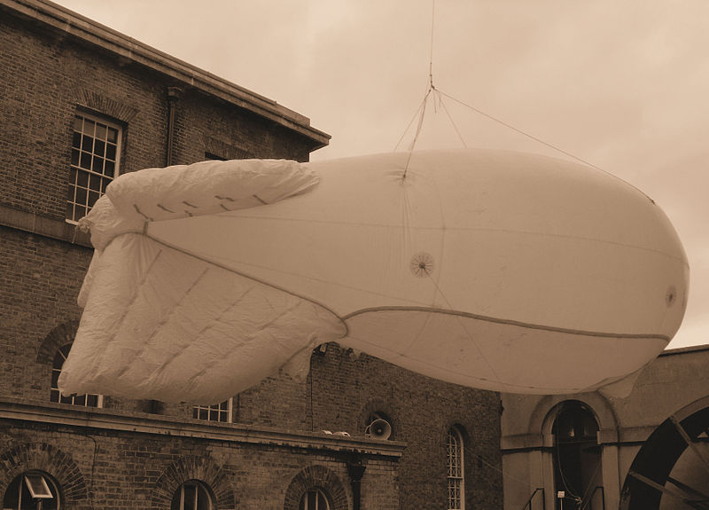 800px-Barrage_Balloon_At_The_Kew_Bridge_Steam_Museum-1.jpg