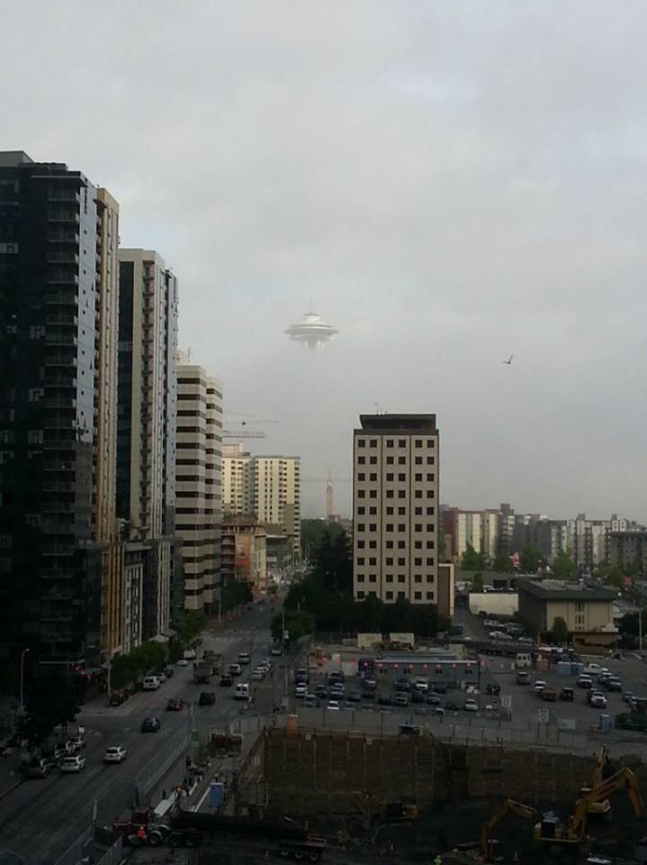 UFO IN SEATTLE (actual, undoctored photo)!