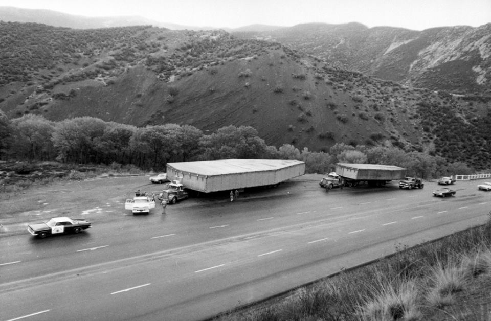 In 1962, CIA trucks towed these giant coffin-like boxes to and from the Groom Area 51. They contained Blackbirds.