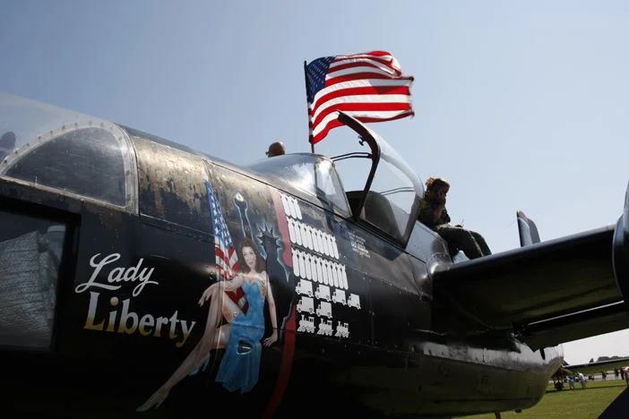 Source: http://on-the-step.com/aircraft-nose-art/