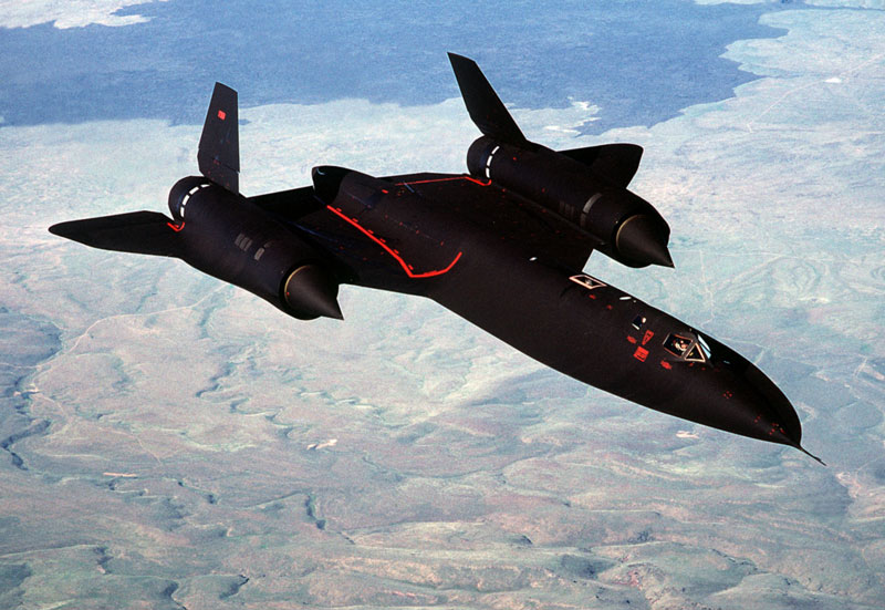 fastest-airplane-ever-lockheed-sr-71-blackbird-1.jpg
