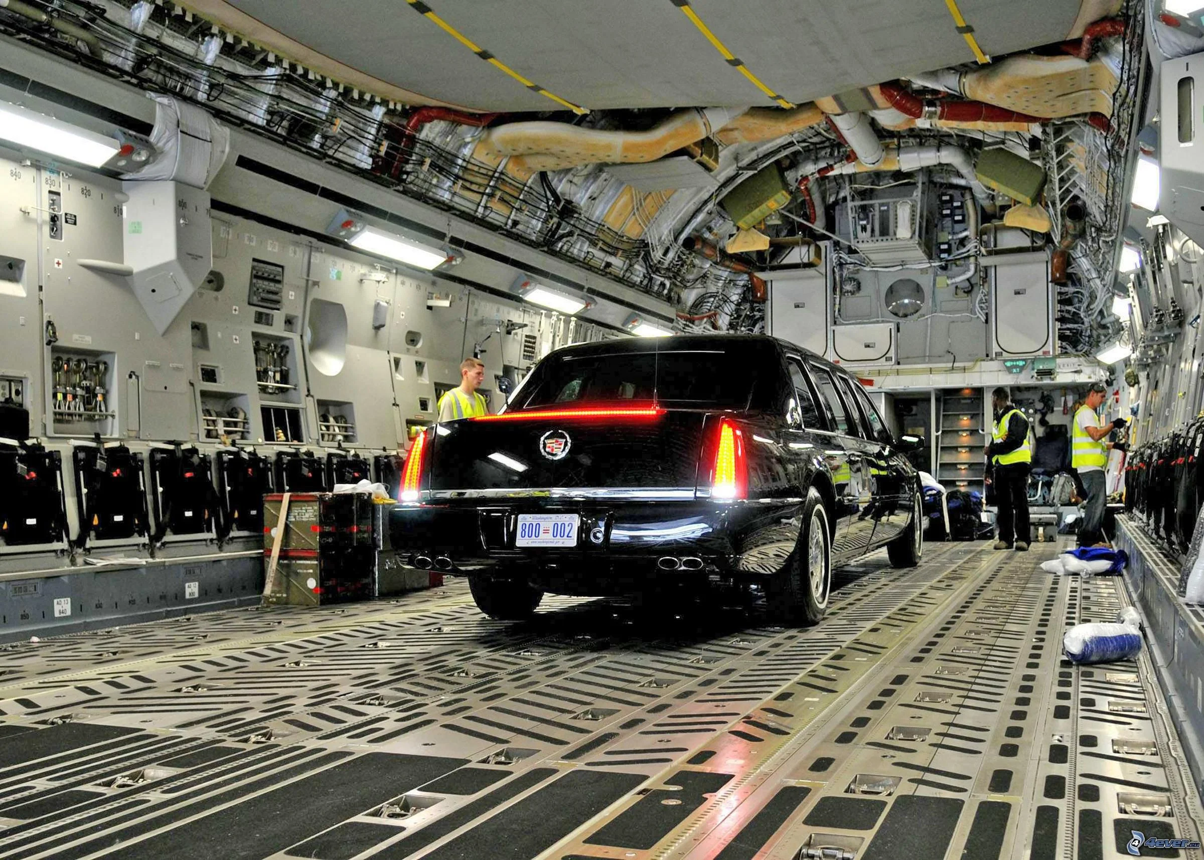 limousine, boeing c-17 globemaster iii, interior, usaf 151188.jpg