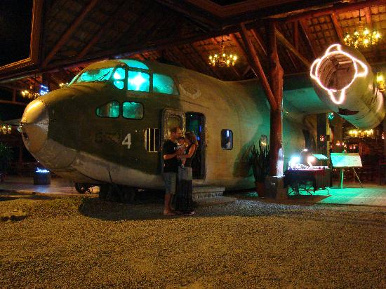 Nice bar, also in Costa Rica. Let's have a look inside...