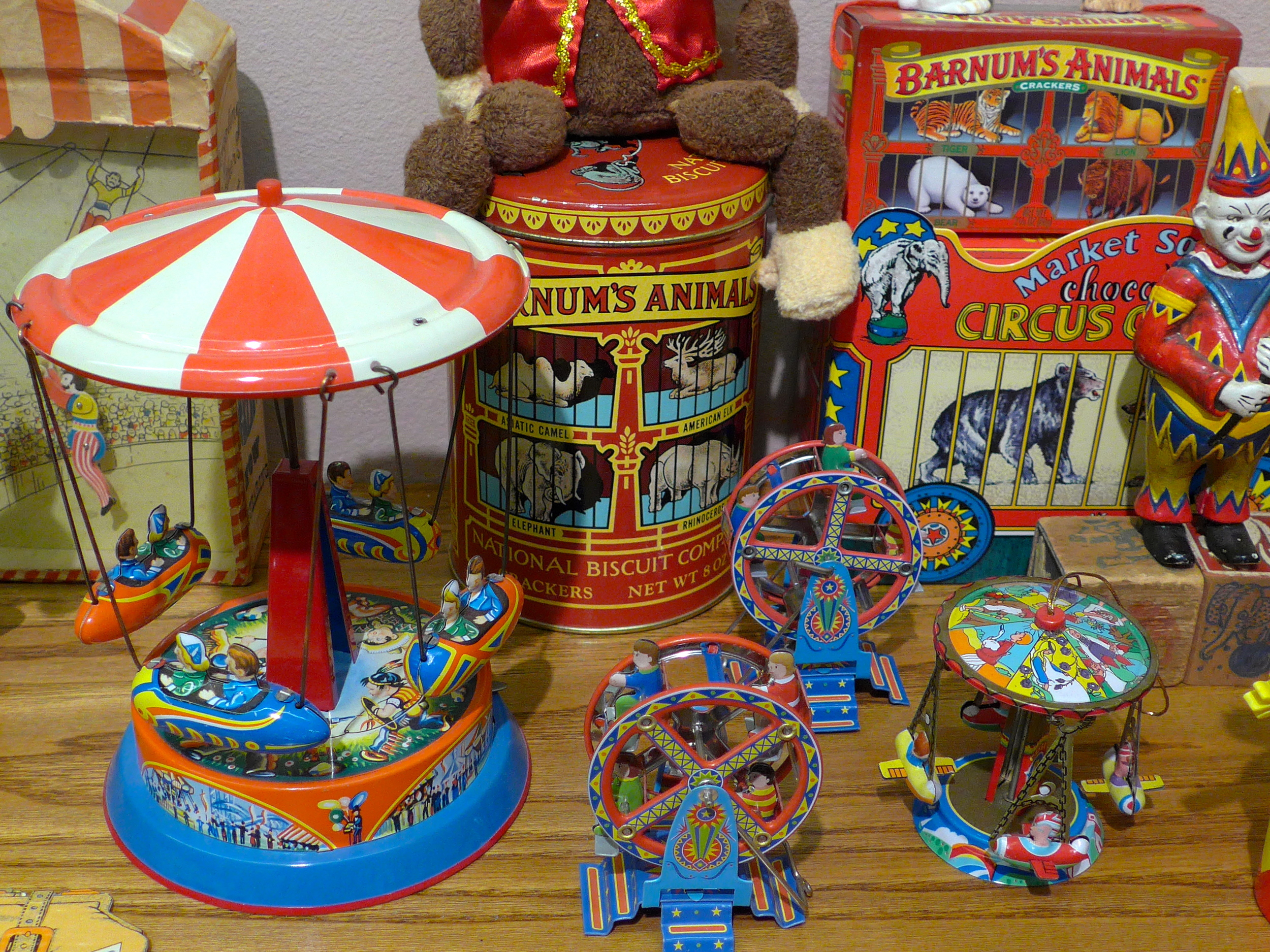 More wind-up tin circus toys