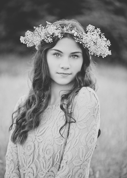 natural light outdoor bw senior portrait