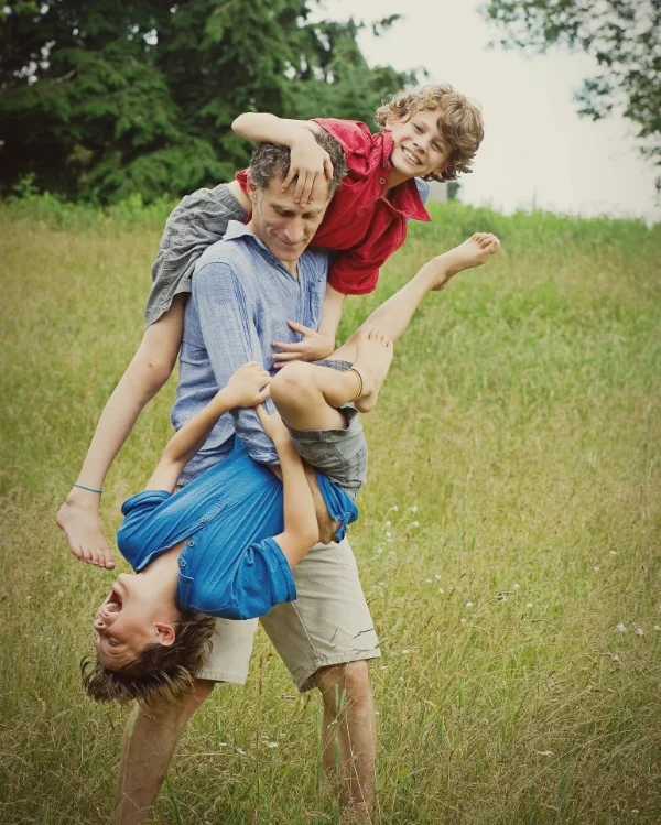 western Ma natural outdoor fun family photography