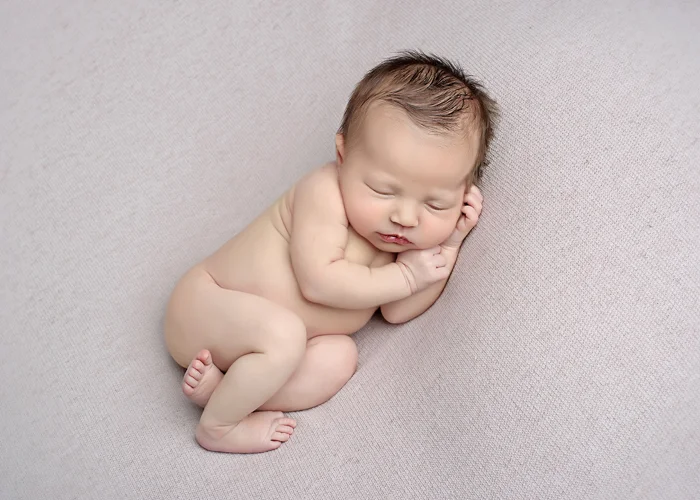 simple natural newborn photography