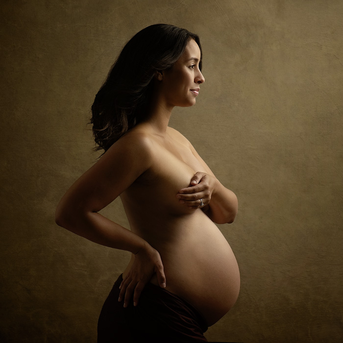 beautiful and empowering fine art maternity portraits