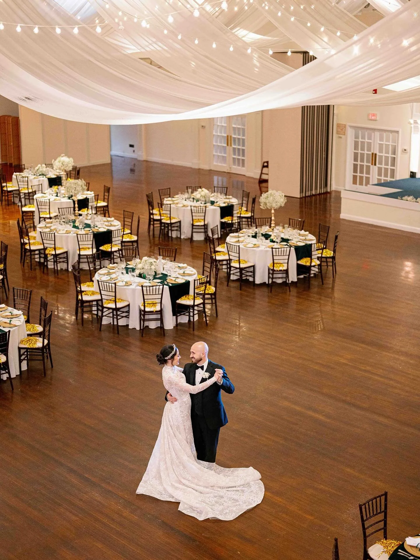 Let&rsquo;s hear it for a stellar team of vendors and absolute ARTISTS who brought this couples vision to life. 

Venue: @rhodesonthepawtuxet1915 
Florist: @homegrown_blooms_ 
Decor: @kg.decorr 
Video: @tyler.s.donley 
Glam: @makeuptrinity3 
Gown: @k