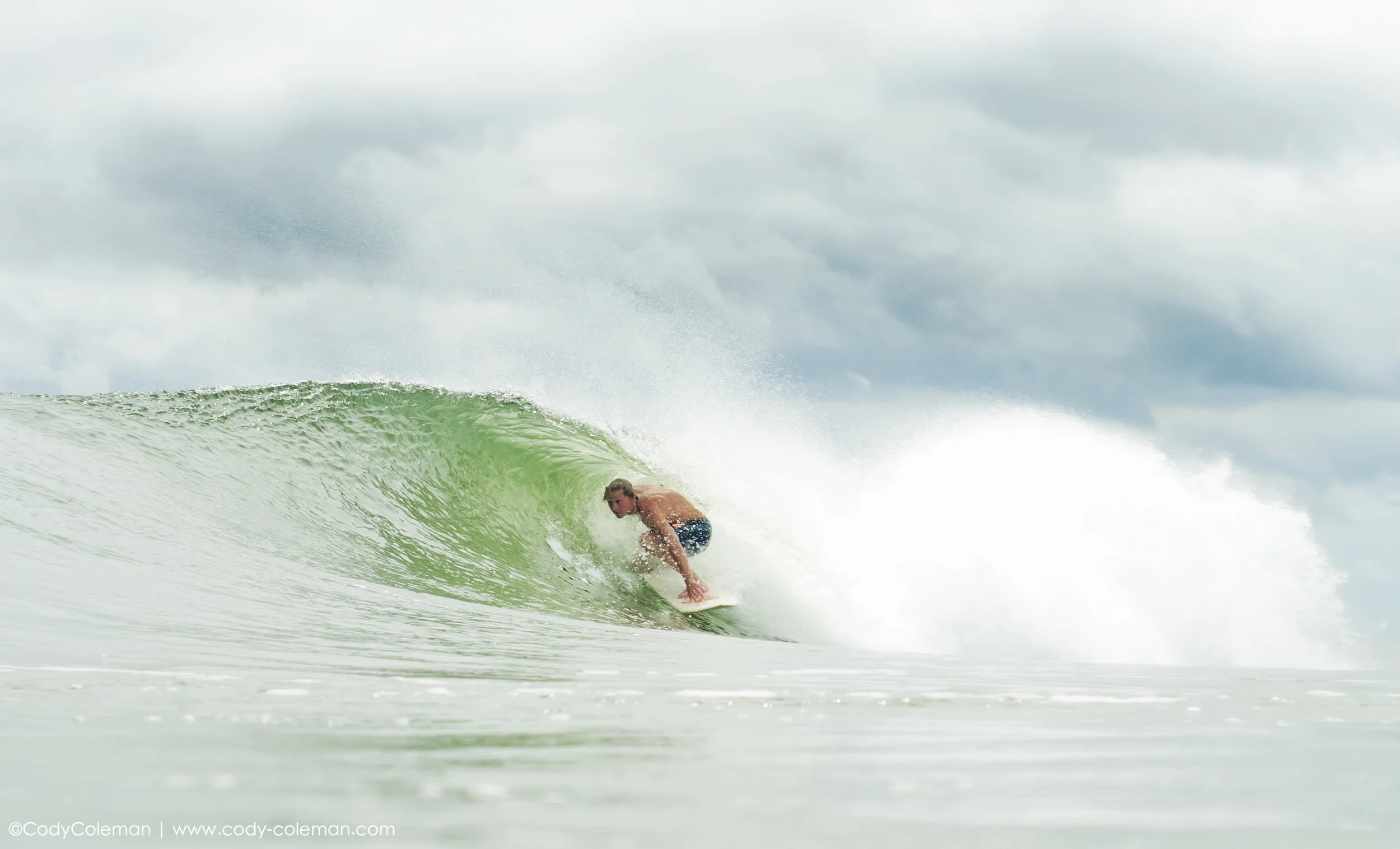 Alex Gregorie snagged one of the better sets of the day. Squeezing into the barrel for 8 frames and coming out. 