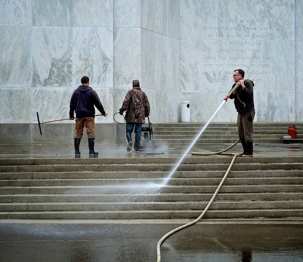 Power Wash. Oregon Capitol Building, Salem. Fuji X-E1. 18-55mm.