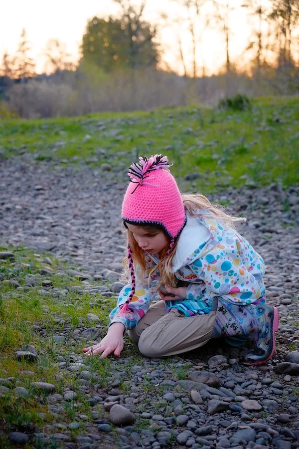 Loading up with skipping rocks - Keizer Rapids Park, Oregon 