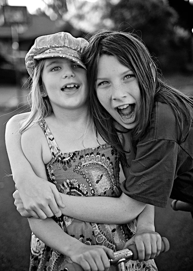 Goofy Sisters. FujiFilm XE-1, 35mm f/1.4.