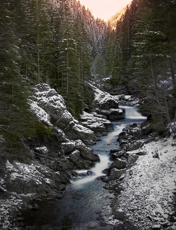 This scene was shot with a Nikon ED lens and I spent considerable time removing fringing, sharpening details and smoothing color. I have never had these issues with Fujifilm XF lenses. Nikon D7000, Nikkor 18-105 f/3.5-5.6G ED @ 21mm, f/13, 1/60, ISO 3200.