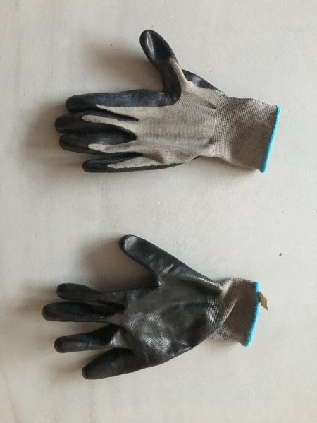An unflattering, but good example of the gloves I use frequently.