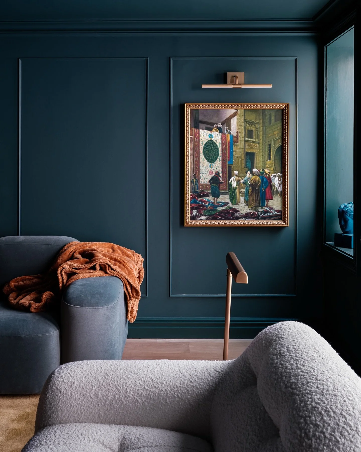 Deep Den Drench
Garden lair of the fully renovated, restored & enhanced brownstone. Designed & skillfully brought to life by the @brownstoneboys featured in @archdigest
#carrolljardin #interiordesign #brownstonerenovation #moody #den