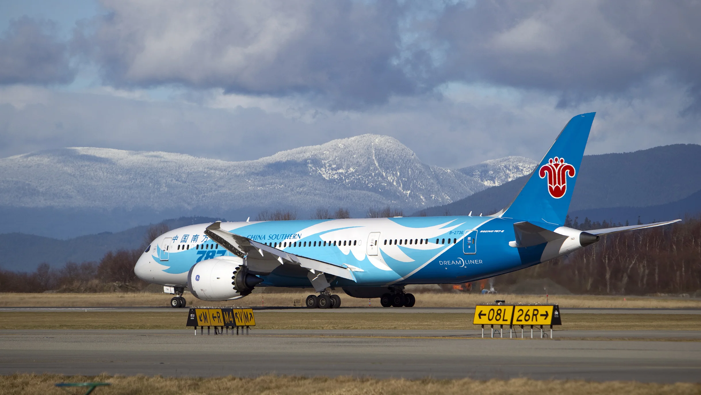 China Southern Dreamliner in Vancouver