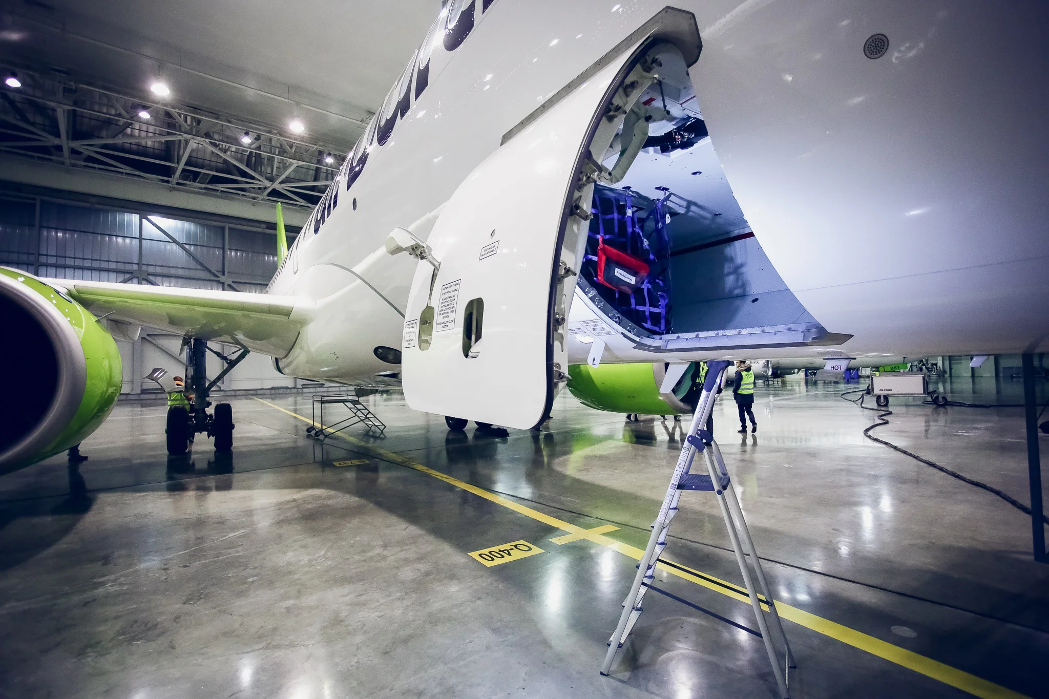 Photo Gallery Airbaltic S Cs300 Behind The Scenes Allplane