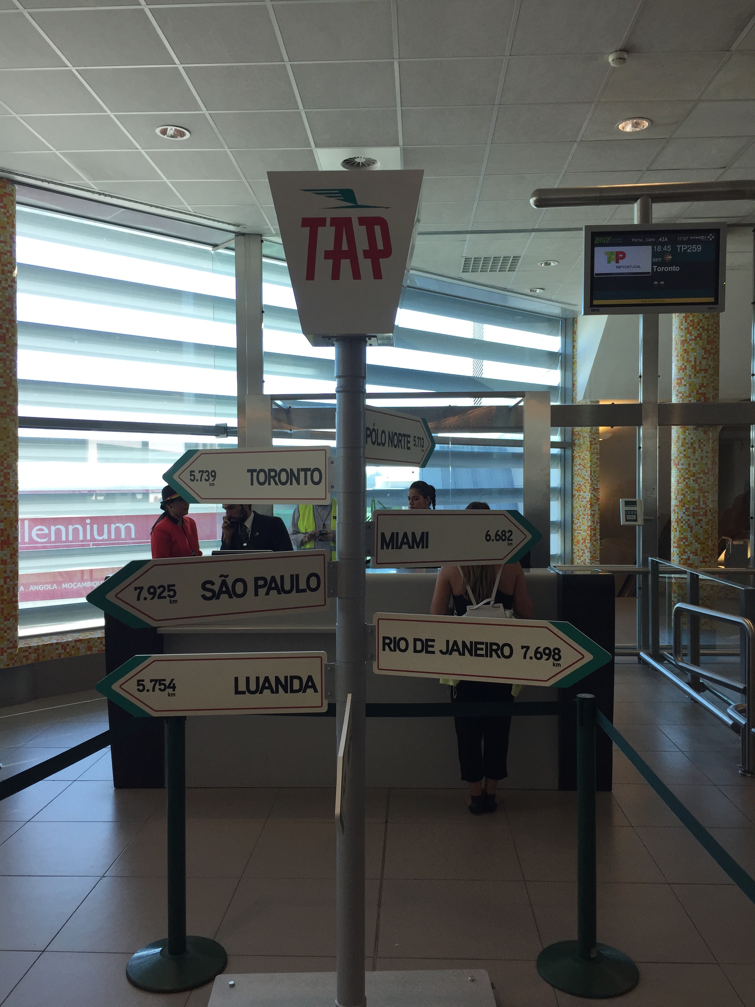 TAP Retrojet Links Past & Future of Portuguese Airline — Allplane