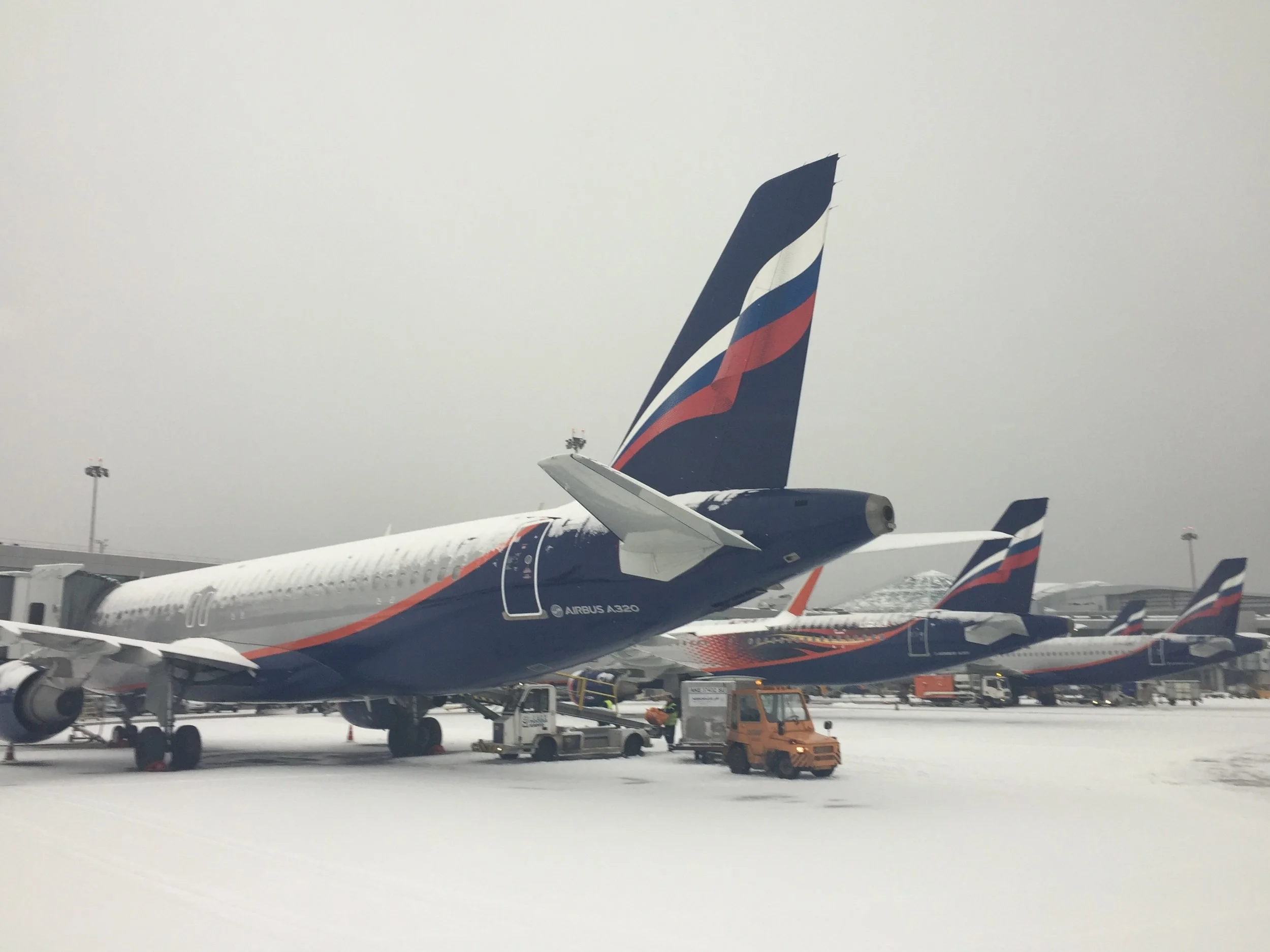 Some serious de-icing was needed before departure, of course!