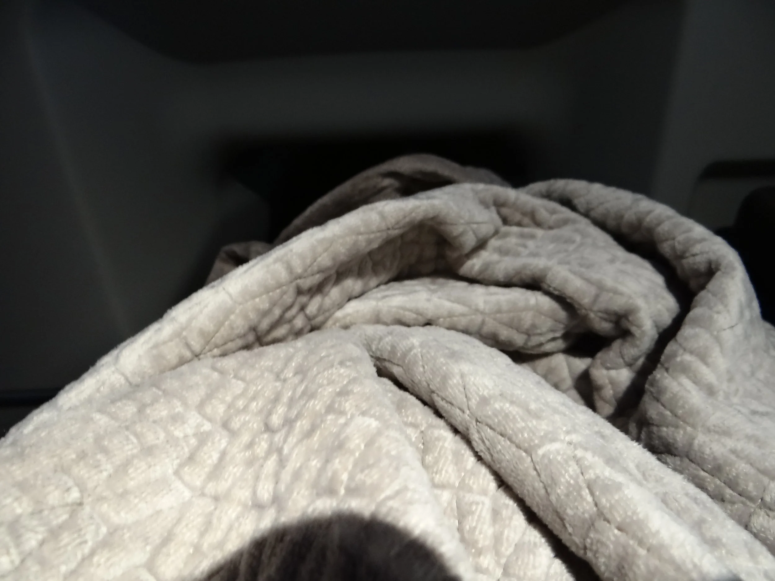 flydubai business class blanket.jpg