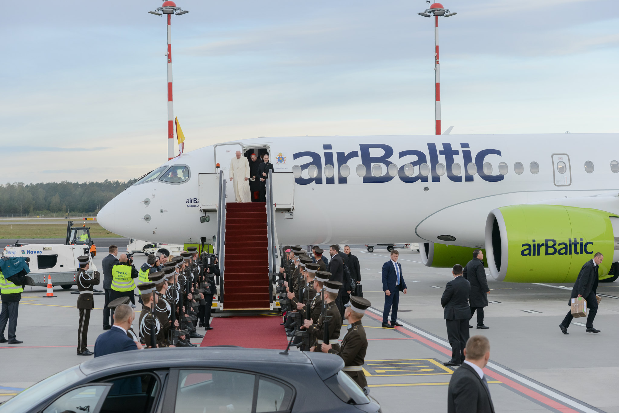2018_09_24_airBaltic_Pope_Visit_5.jpg
