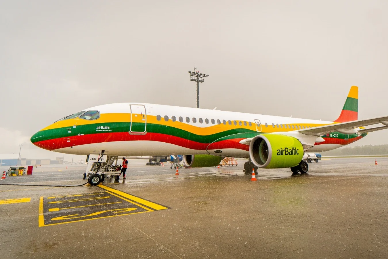 airbaltic+lithuania+flag+livery.jpg