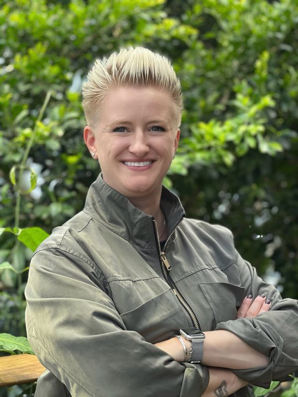 The Allplane Podcast #127: how ELeather saves airlines tons of fuel, w/Lisa Conway (Gen Phoenix)