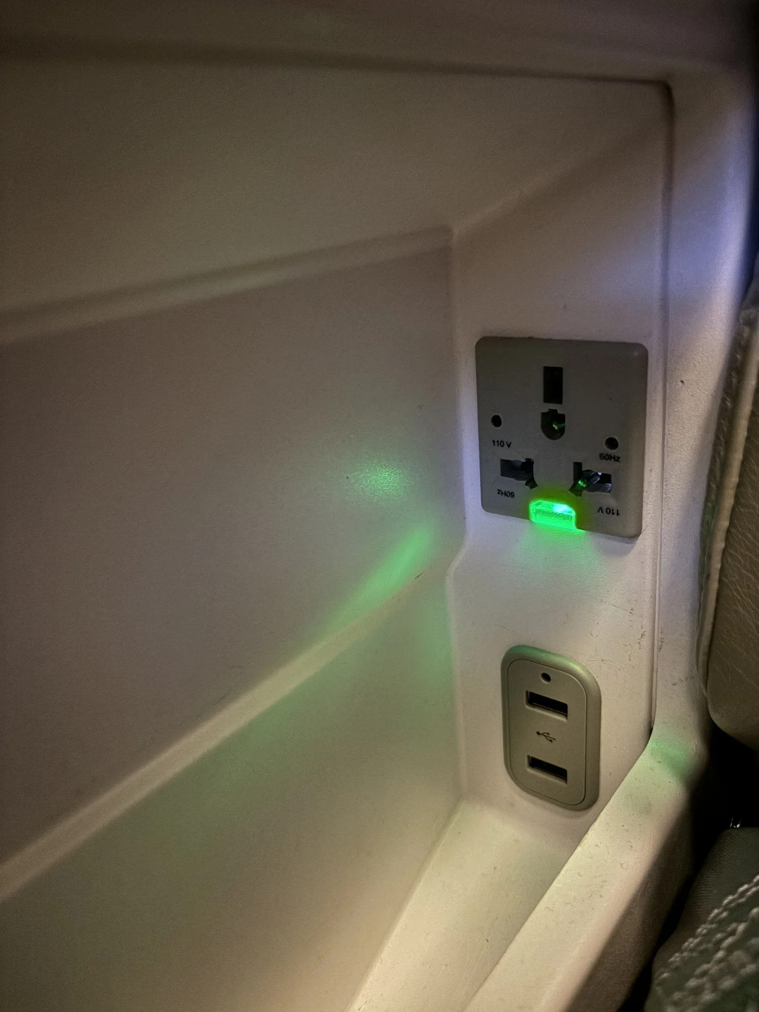 Flight Review: Emirates Business Class Boeing 777(-300ER & -200LR ...