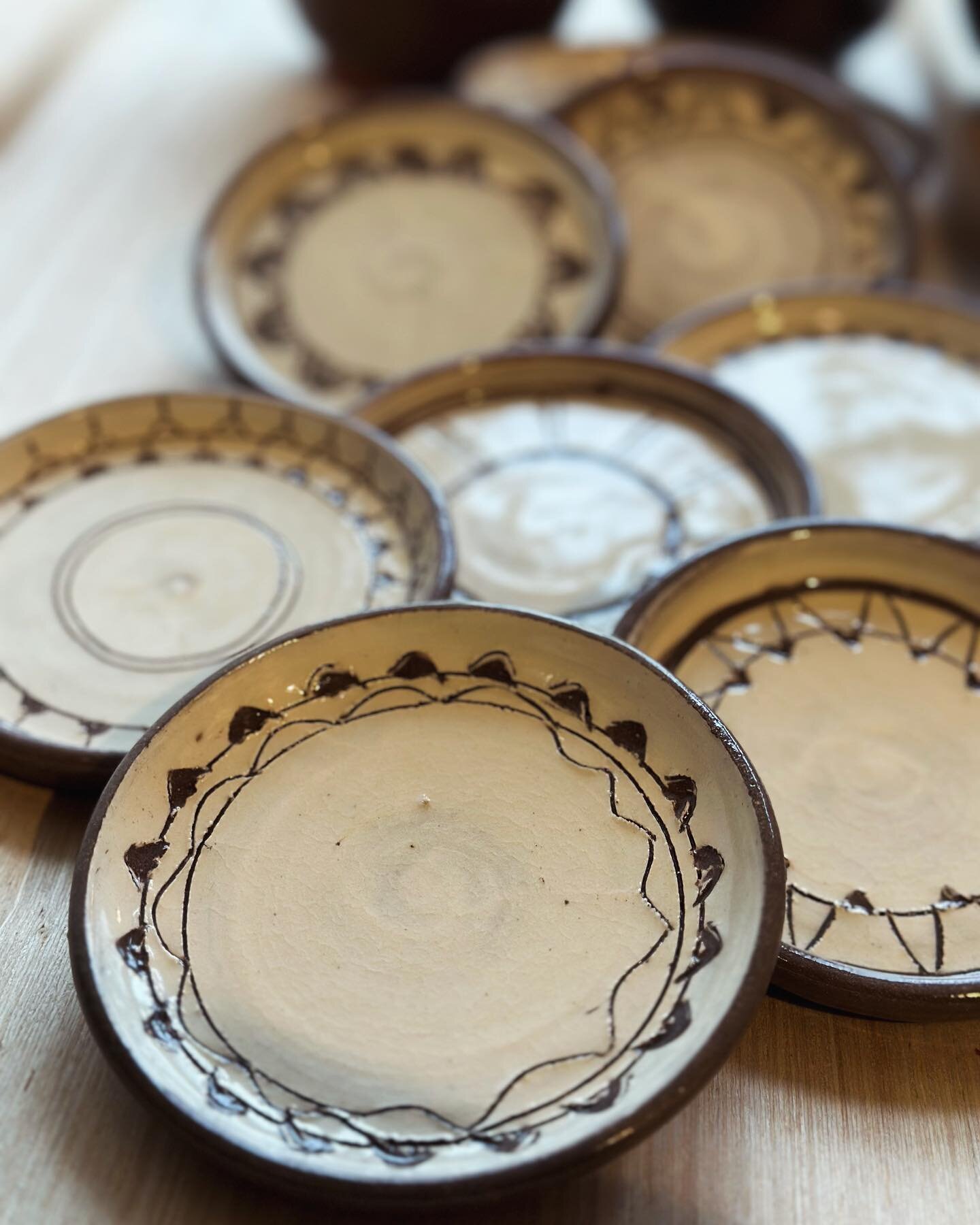 More #sgraffitopottery #smallplates for appies. #madeinlaguna fired @artimebarro and available @bluebirdmercantilelb #tabledecor #artandfunction #madewithlove