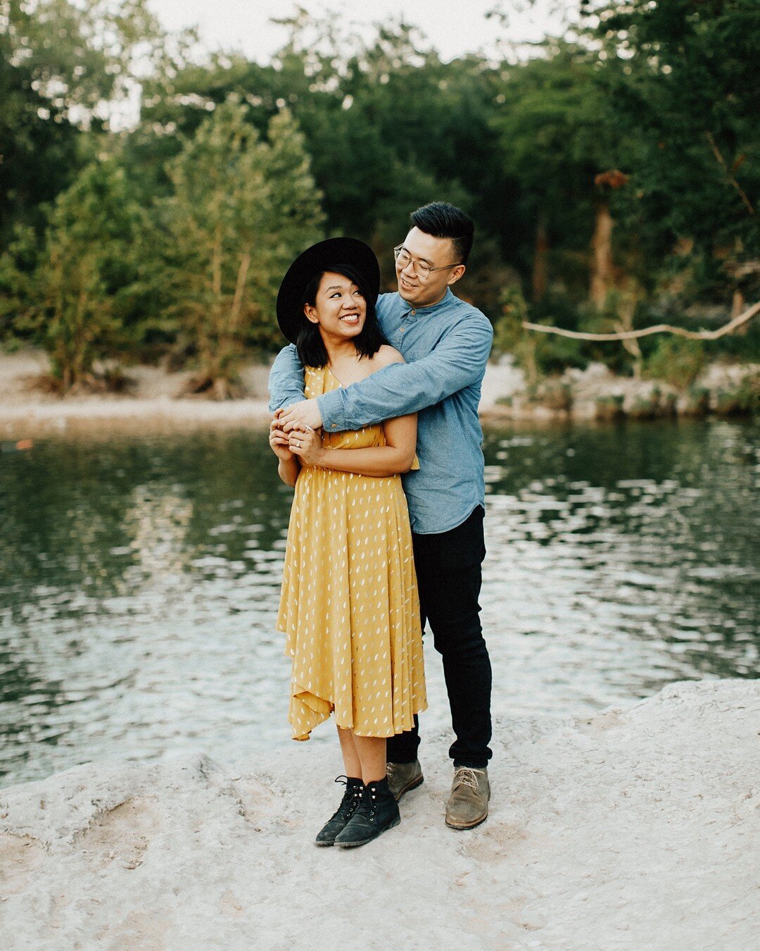 ✨engagement session tip:✨​​​​​​​​
location idea -- by the water! waterfalls, beaches, lakes, any sort of water feature can create a unique background. especially because of their reflective nature, at sunset they take on beautiful colors.​​​​​​​​
 ​​