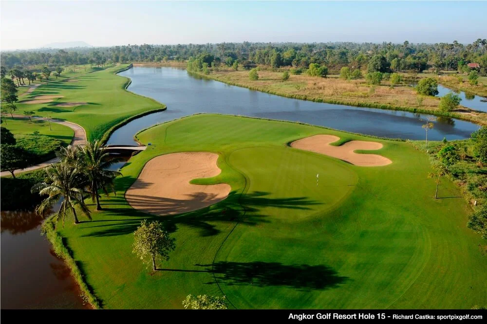 AGR+hole15a.jpg