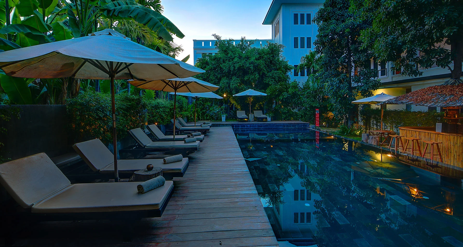 Swimming pool with relaxing time