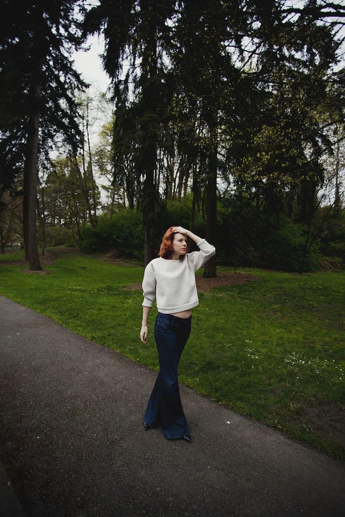 art-of-wore-style-blog-zara-sweatshirt-flare-gap-jeans-4.jpg